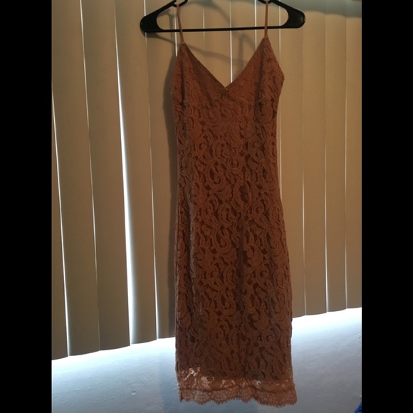 Pink lace dress - Picture 1 of 1